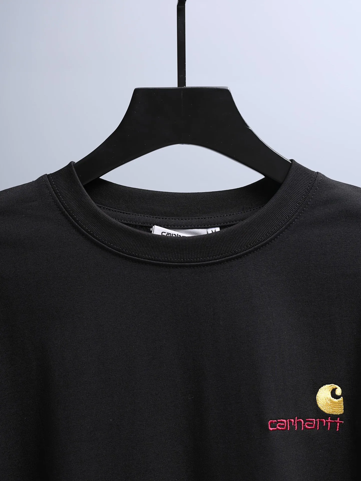 Carhartt 2꯭0꯭2꯭6 new spring and summer models ❤️ original ⌚️ high version Carhartt fabric is made of high-density pure cotton, does not deform and does not shrink. Process introduction: double thread movement. The chest logo uses high-quality embroidery🪡 technology. Color: Black SIZE: M-XXL